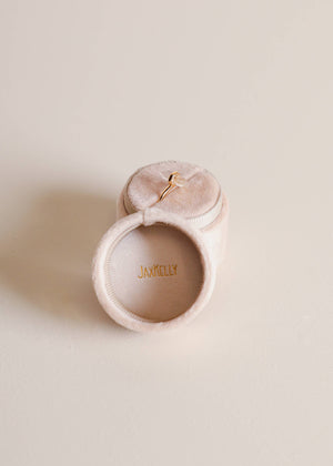 Open image in slideshow, Velvet Jewelry Box - Circle - Cream
