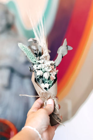 Open image in slideshow, Small Dried Flower Bouquet

